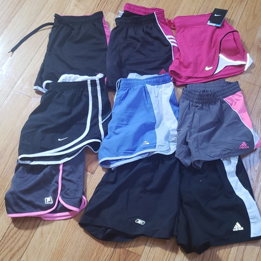 (9) Women's Size Medium Activewear Shoes
